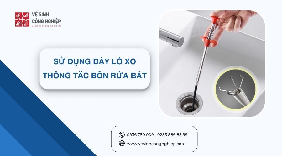 sử dụng dây lò xo thông tắc bồn rửa bát 