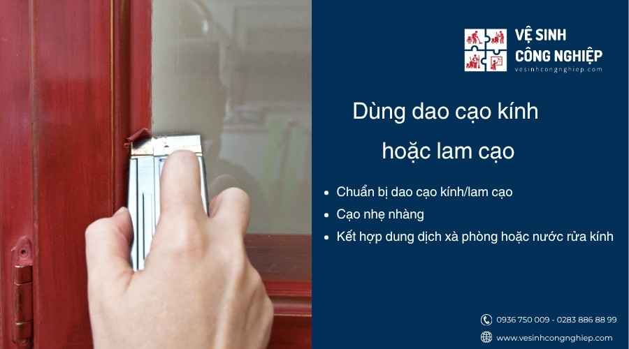 dùng dao cạo kính hoăc lam cạo 