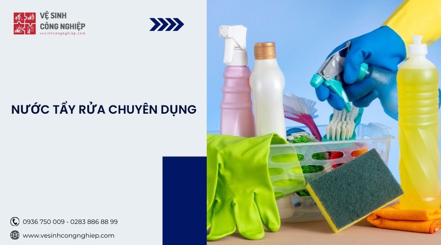 Nước tẩy rửa chuyên dụng giúp tẩy sạch vết bẩn bám trên sàn nhà vệ sinh