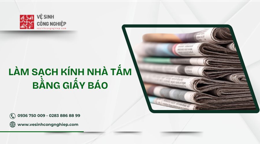 Làm sạch kính nhà tắm bằng giấy báo