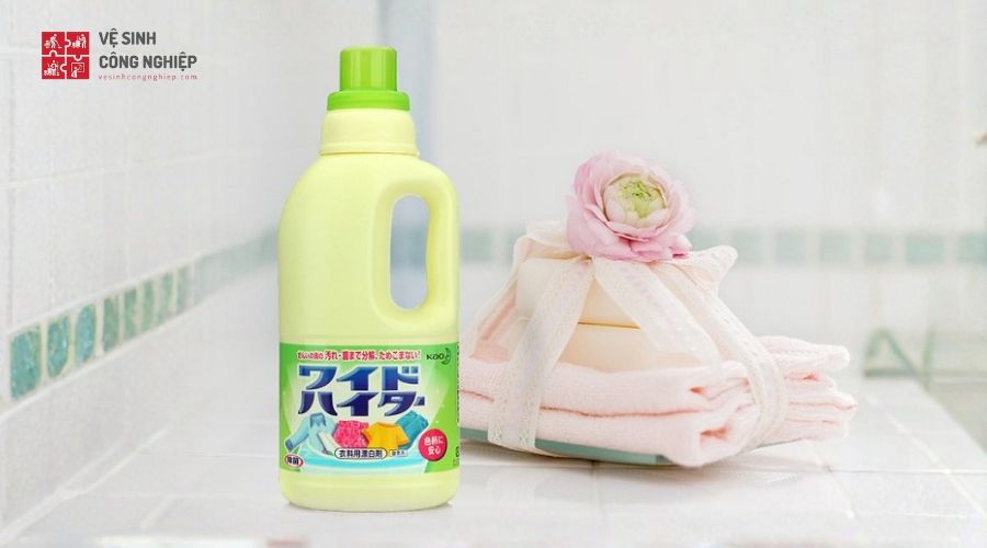 Nước tẩy quần áo màu Wide Haiter Kao